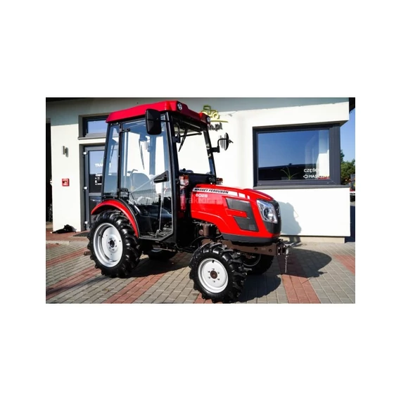 Massey Ferguson MF6028 4x4 - 28 KM / CAB