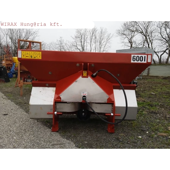 Kéttárcsás műtrágyaszóró – 600 liter hidraulikus,   Strumyk Tytan több féle  kapacitással Strumyk (600-1400 l)