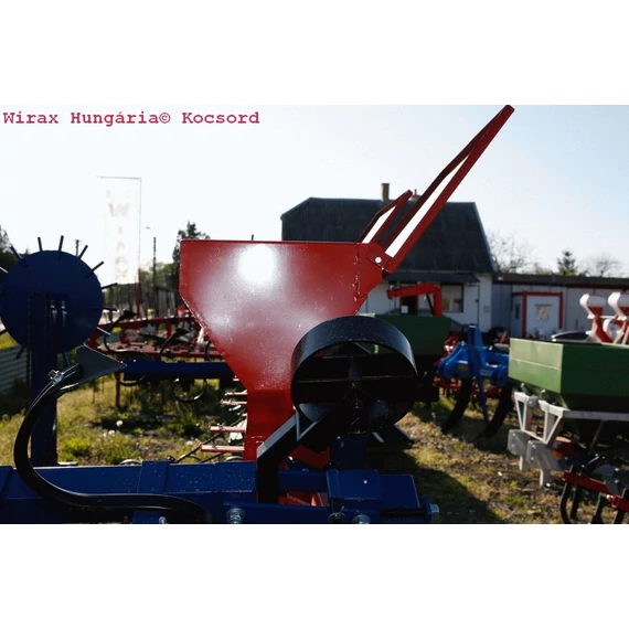 Kultivátor - rugóskapás, műtrágyaszórós sorközművelő